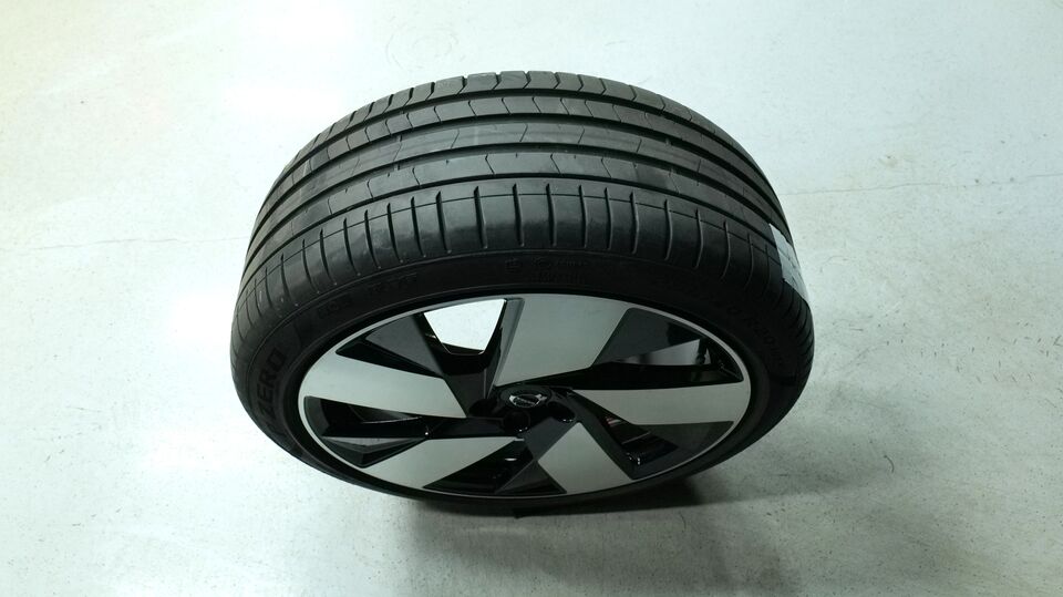 Volvo EX40 vaihtoauto