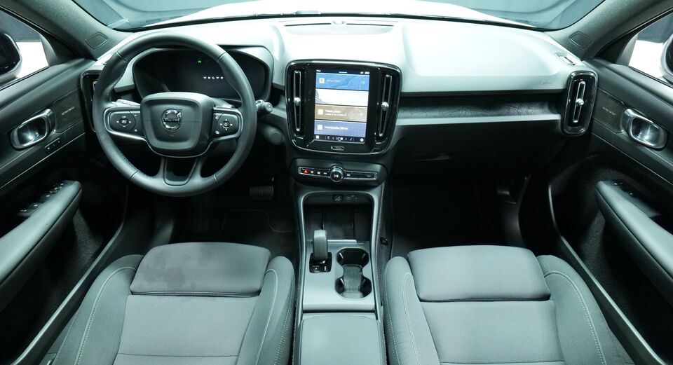 Volvo EX40 vaihtoauto