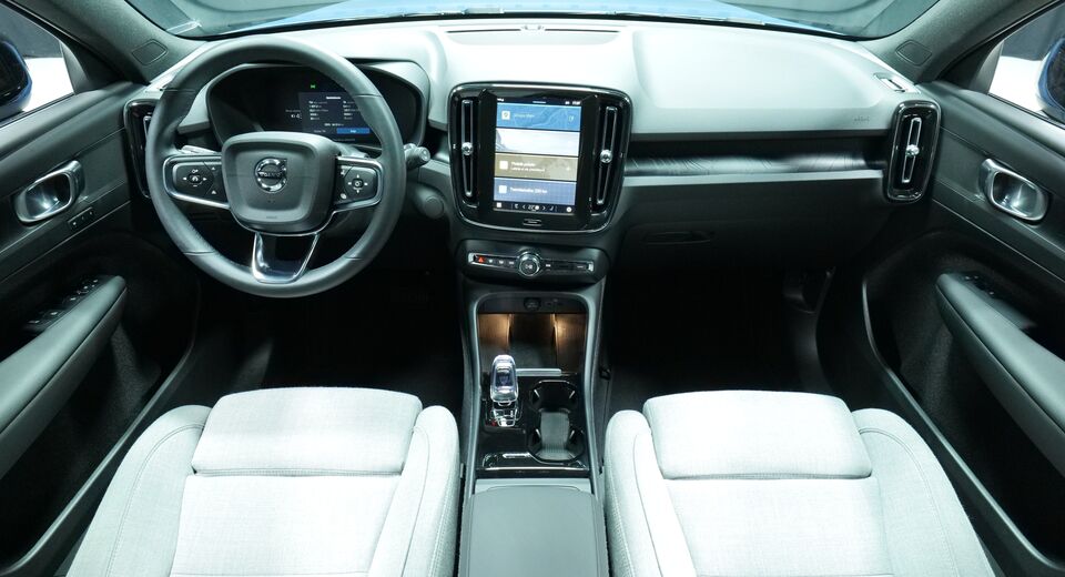 Volvo EX40 vaihtoauto