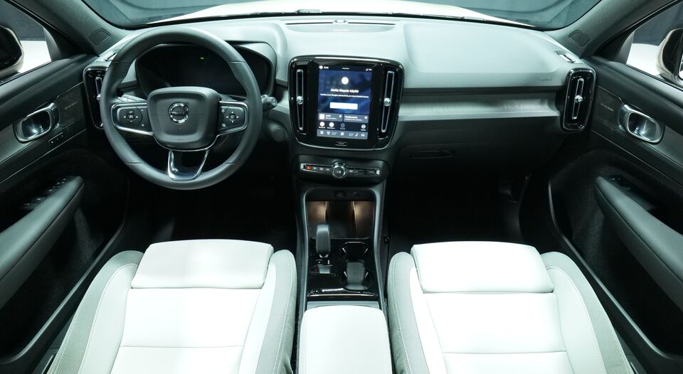 Volvo EX40 vaihtoauto