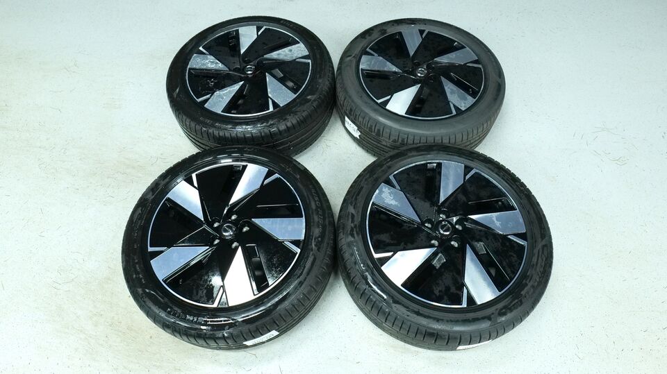 Volvo EX40 vaihtoauto