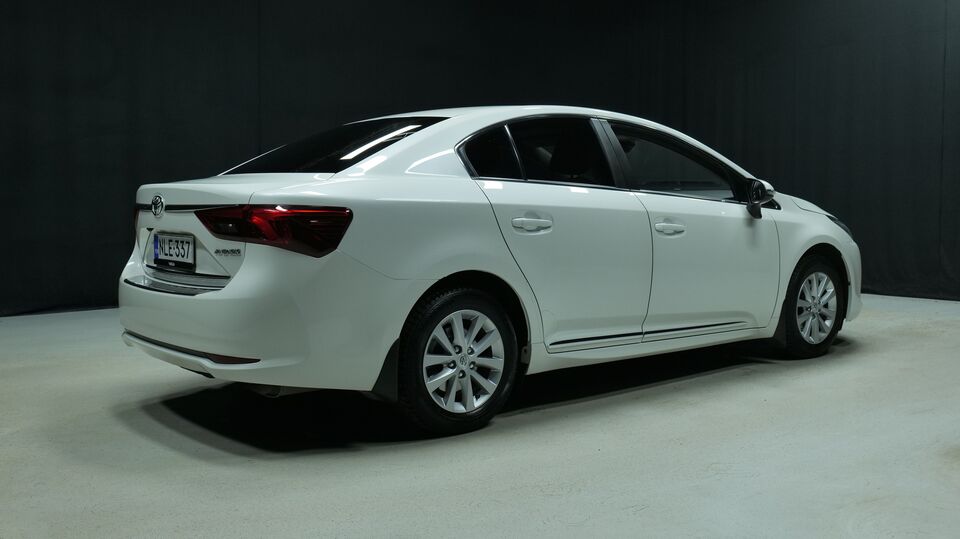 Toyota Avensis vaihtoauto