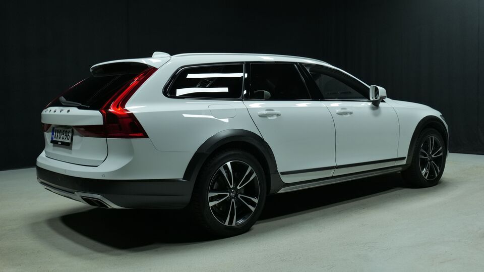 Volvo V90 Cross Country vaihtoauto