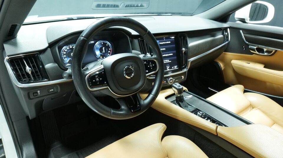 Volvo V90 Cross Country vaihtoauto