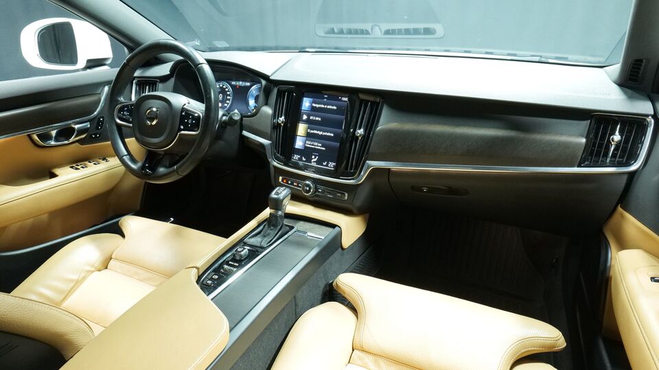 Volvo V90 Cross Country vaihtoauto