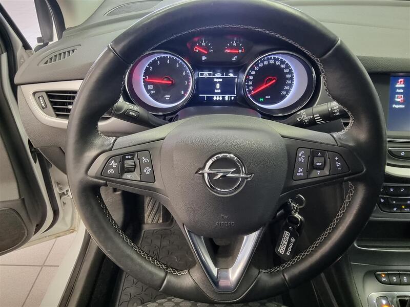 Opel Astra vaihtoauto