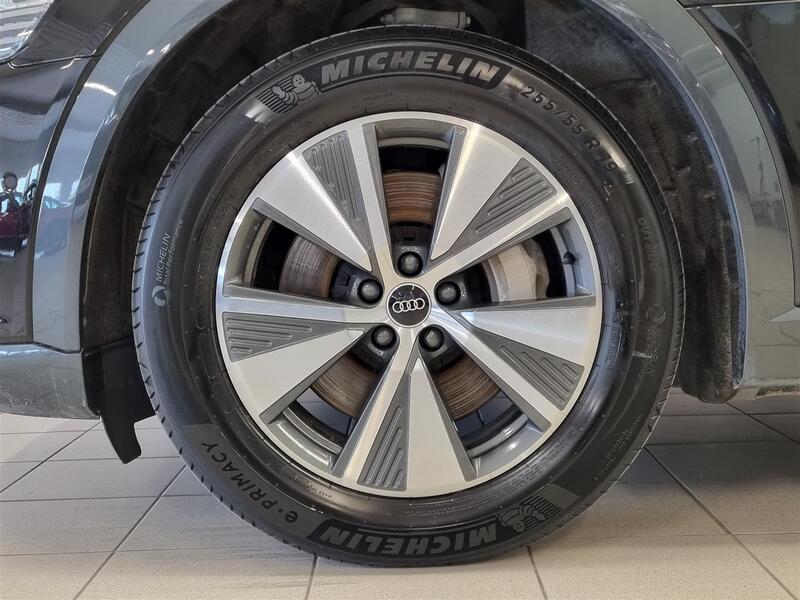 Audi Q8 e-tron vaihtoauto