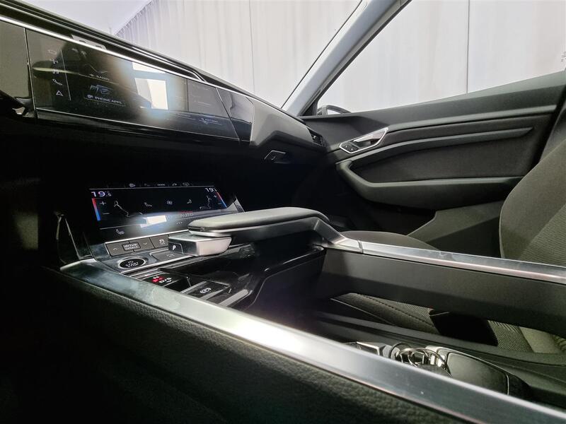 Audi Q8 e-tron vaihtoauto