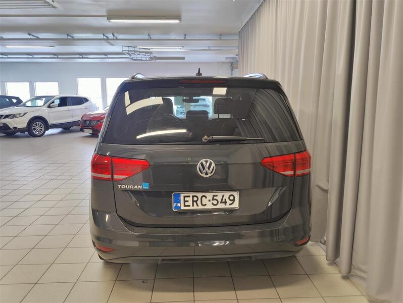 Volkswagen Touran vaihtoauto