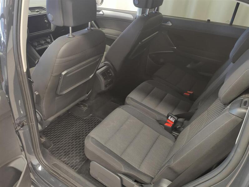 Volkswagen Touran vaihtoauto