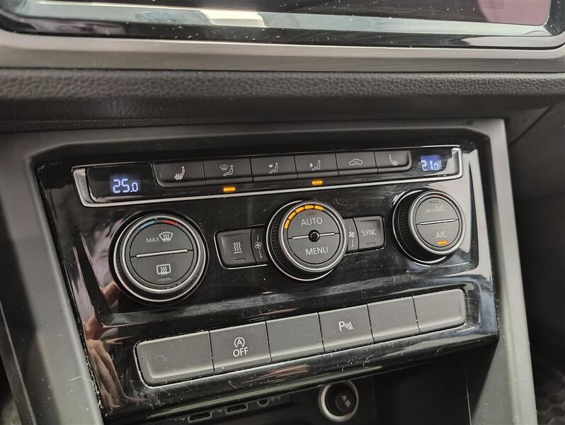 Volkswagen Touran vaihtoauto