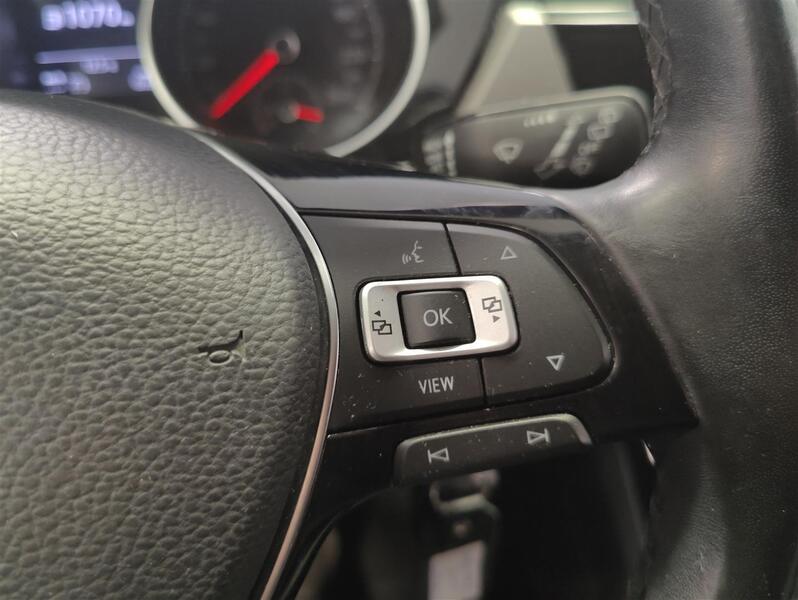 Volkswagen Touran vaihtoauto