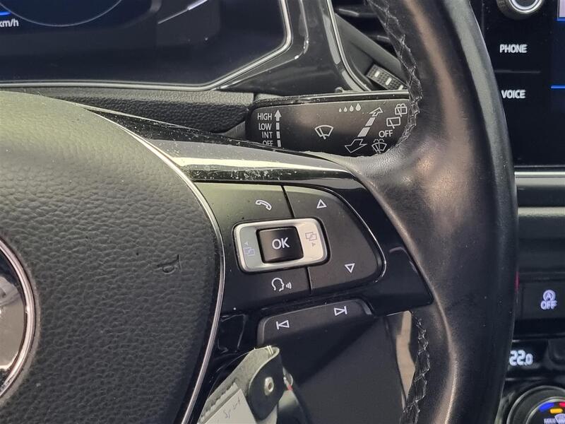 Volkswagen T-Roc vaihtoauto