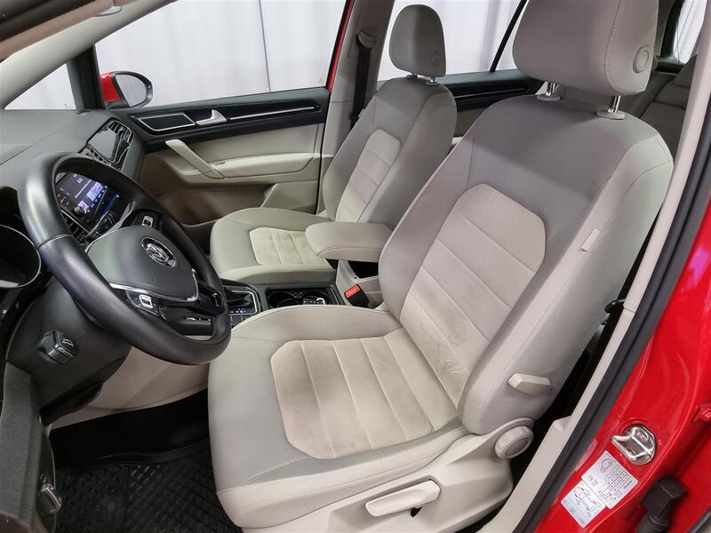 Volkswagen Golf Sportsvan vaihtoauto