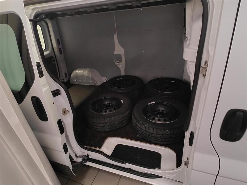 Nissan Primastar vaihtoauto