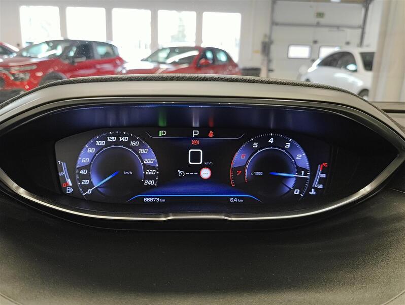 Peugeot 5008 vaihtoauto