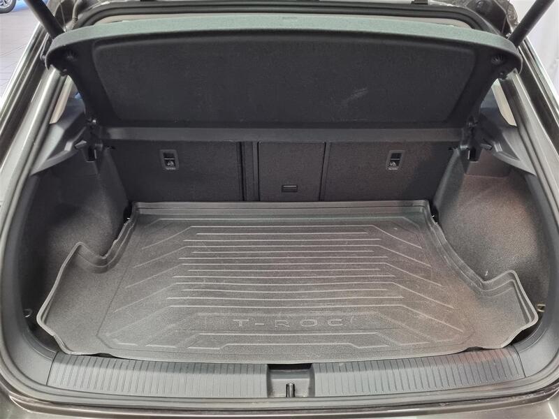 Volkswagen T-Roc vaihtoauto