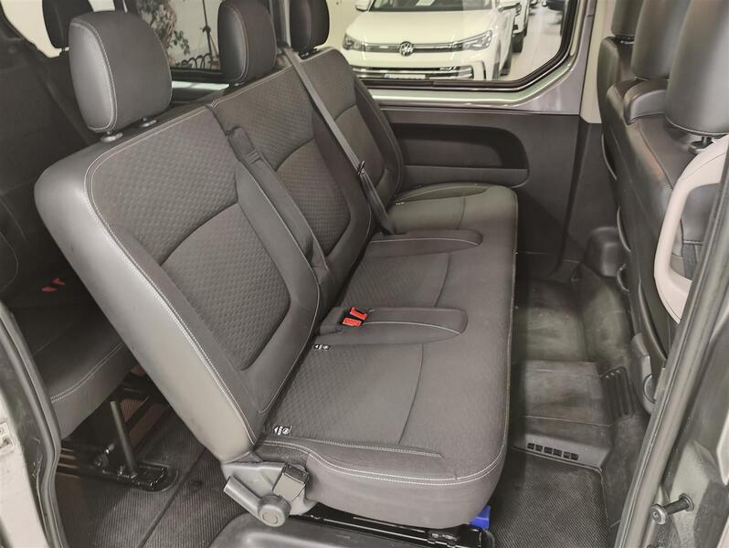 Opel Vivaro vaihtoauto