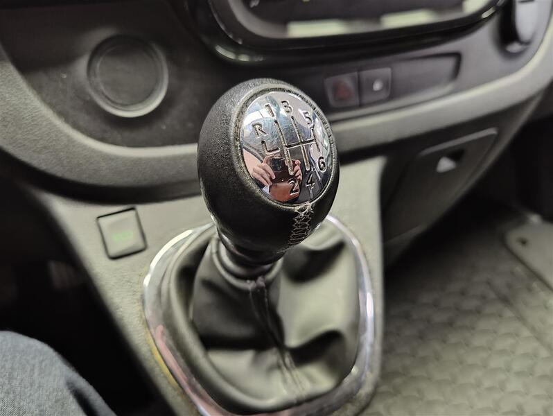 Opel Vivaro vaihtoauto