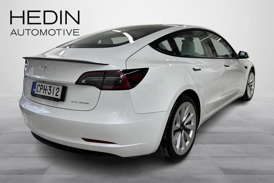 Tesla Model 3 vaihtoauto