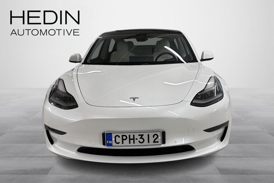 Tesla Model 3 vaihtoauto