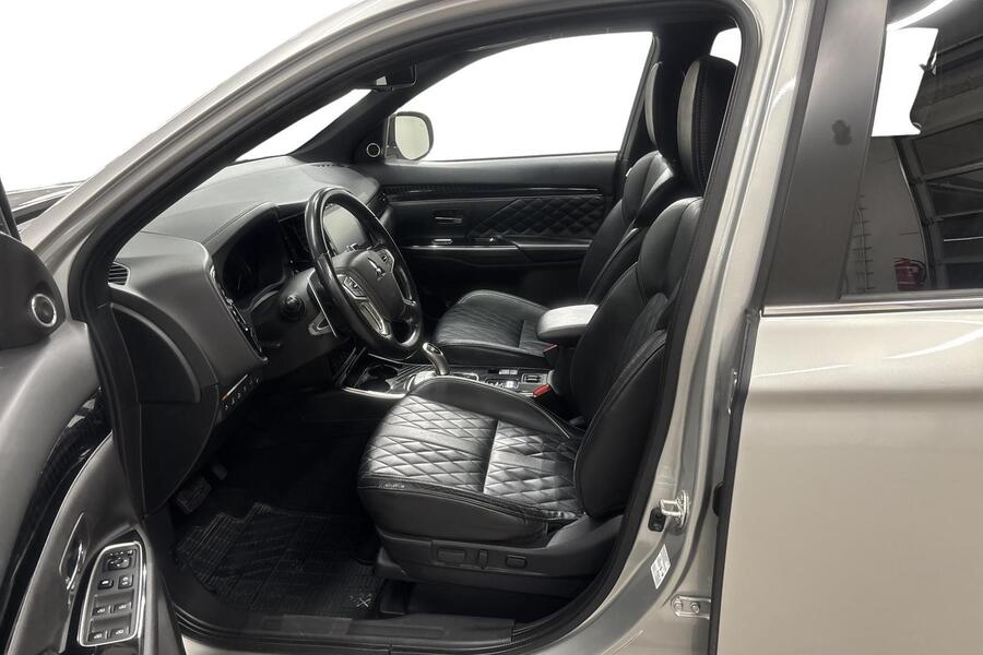 Mitsubishi Outlander PHEV vaihtoauto