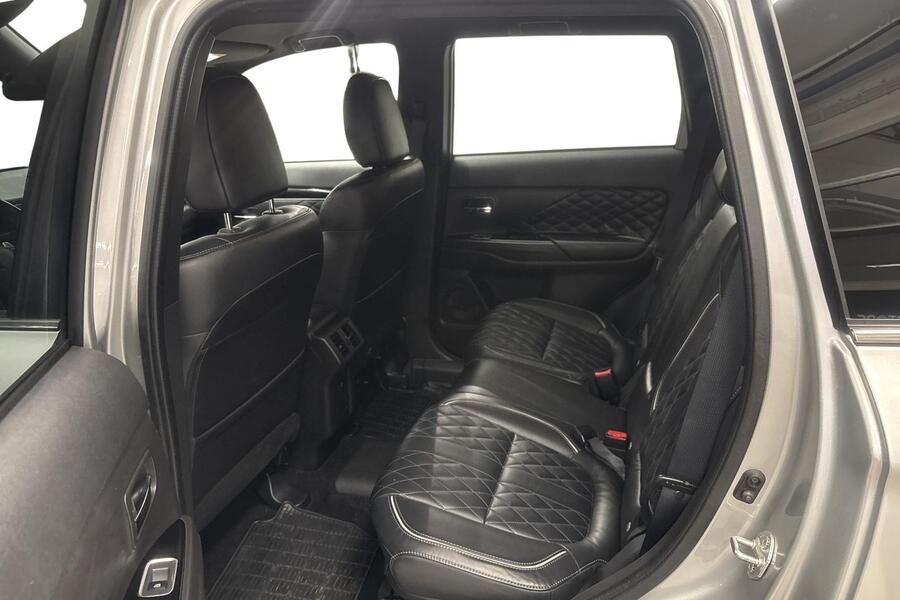 Mitsubishi Outlander PHEV vaihtoauto