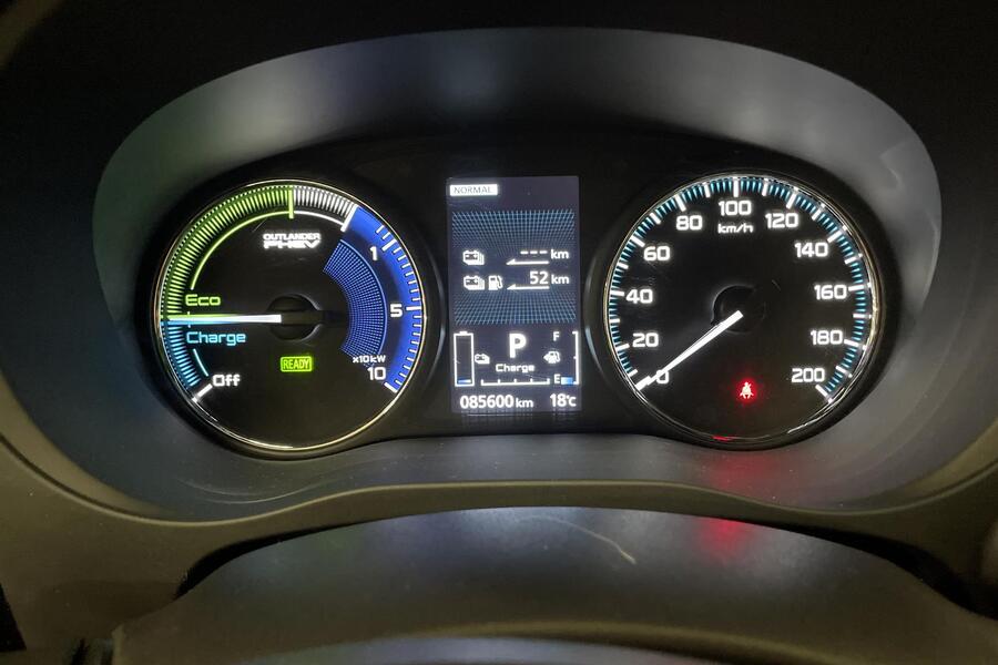 Mitsubishi Outlander PHEV vaihtoauto