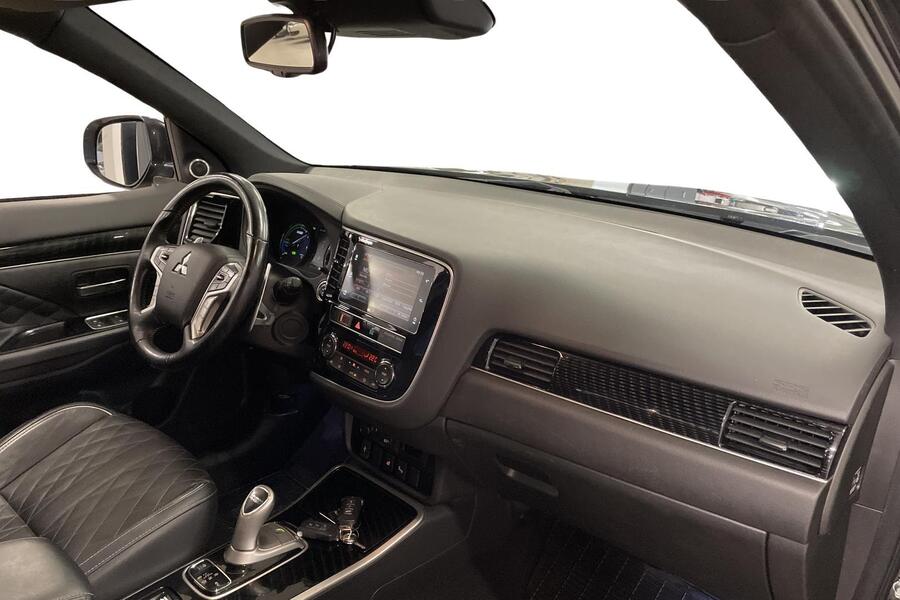 Mitsubishi Outlander PHEV vaihtoauto