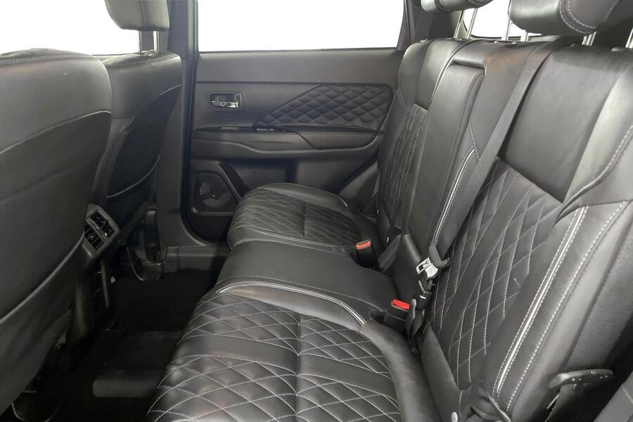 Mitsubishi Outlander PHEV vaihtoauto