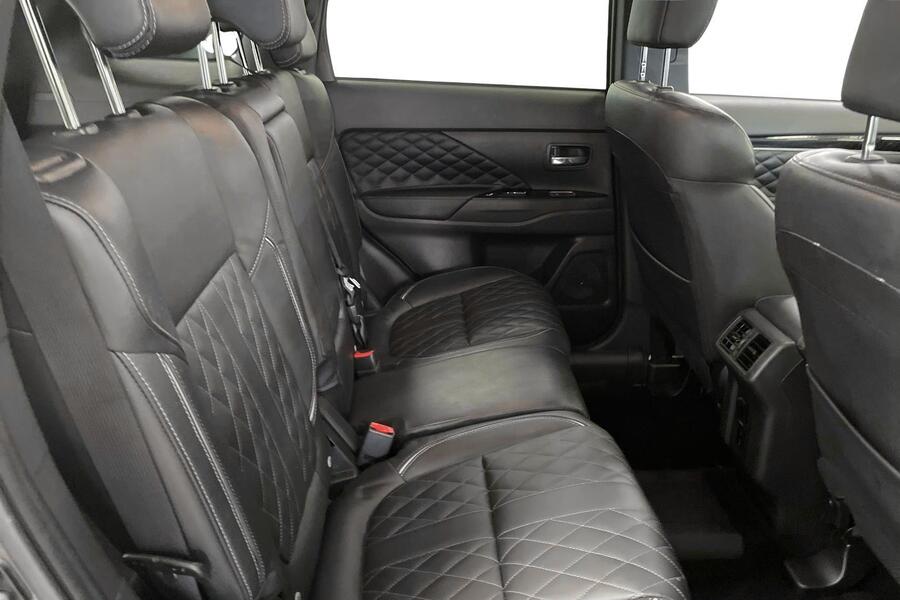 Mitsubishi Outlander PHEV vaihtoauto