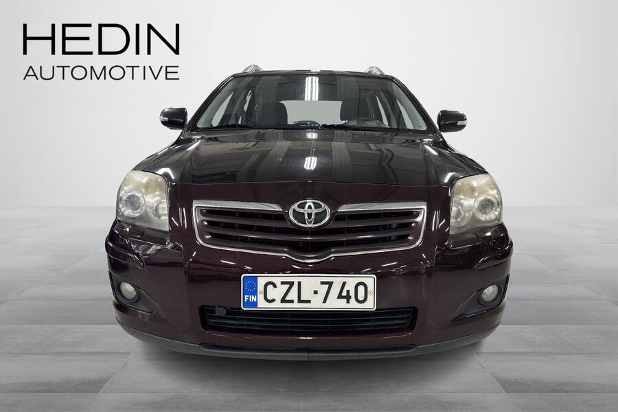 Toyota Avensis vaihtoauto