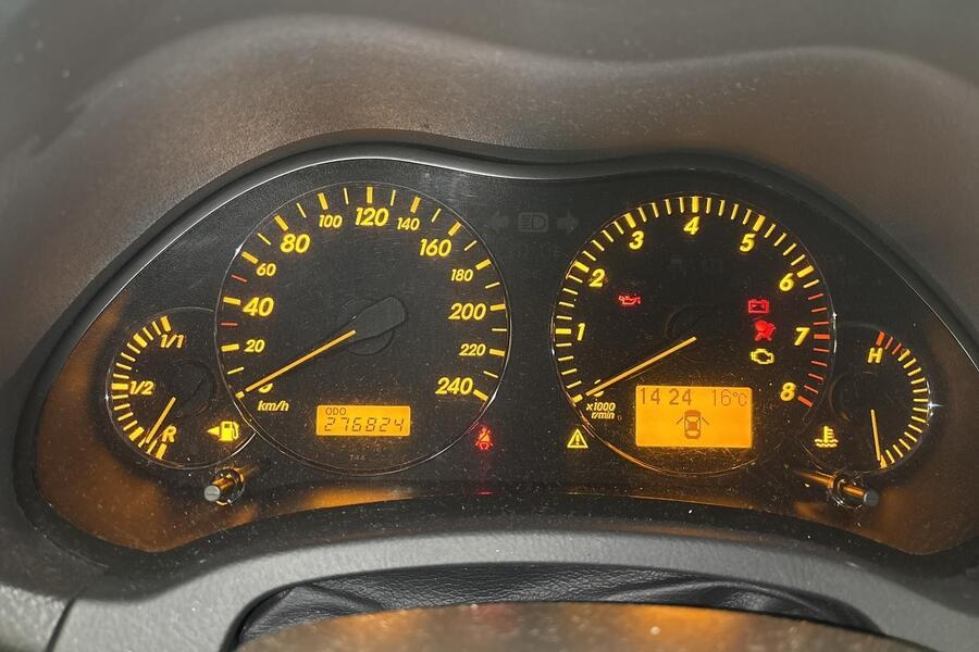 Toyota Avensis vaihtoauto