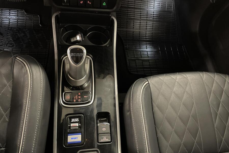 Mitsubishi Outlander PHEV vaihtoauto