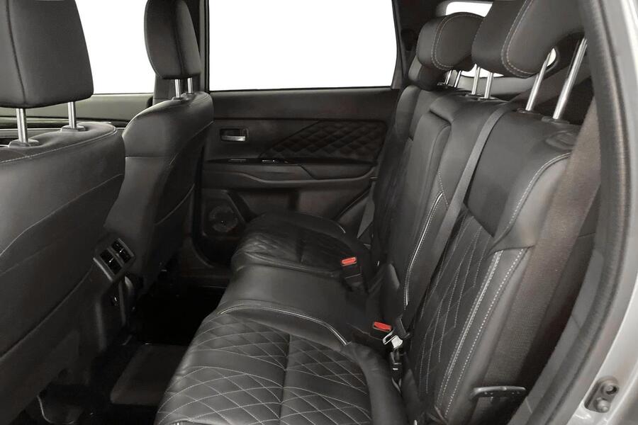 Mitsubishi Outlander PHEV vaihtoauto