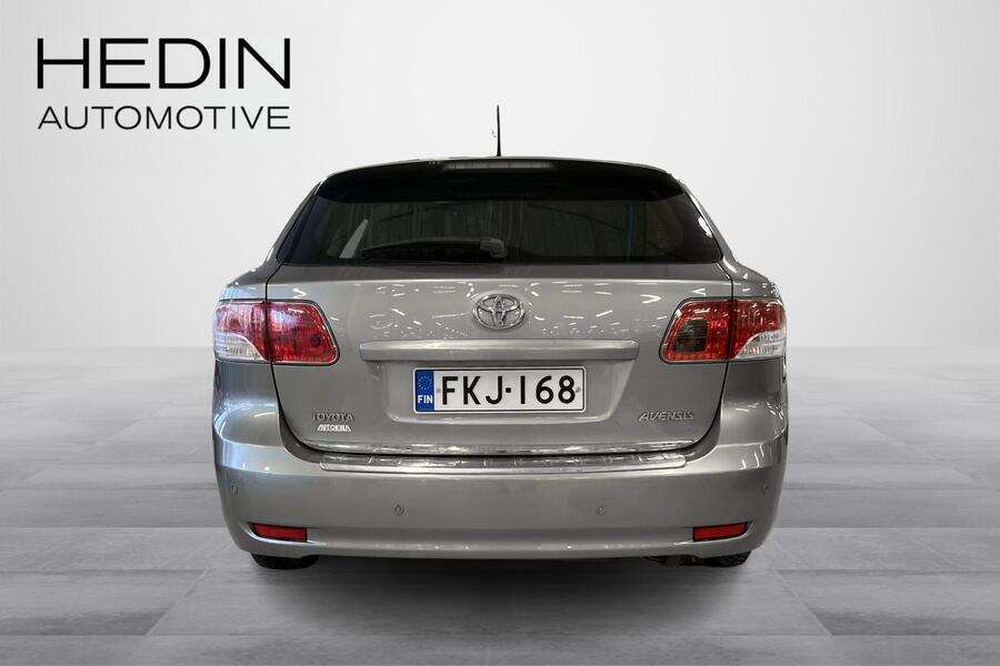 Toyota Avensis vaihtoauto