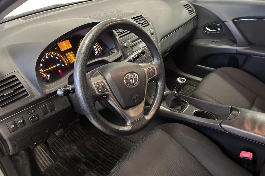 Toyota Avensis vaihtoauto