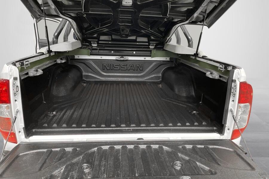 Nissan Navara vaihtoauto