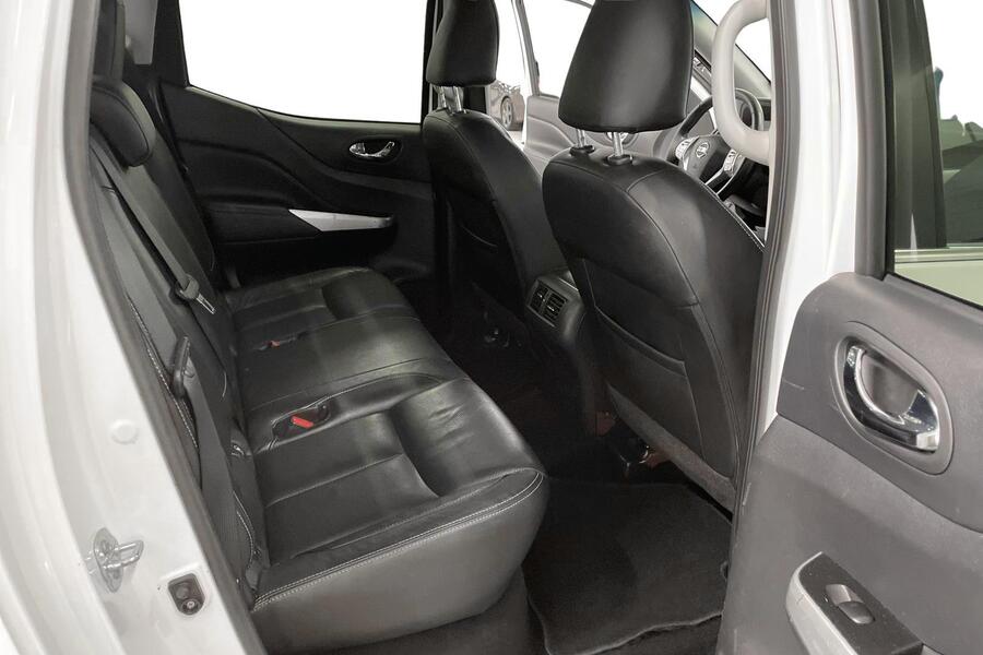 Nissan Navara vaihtoauto