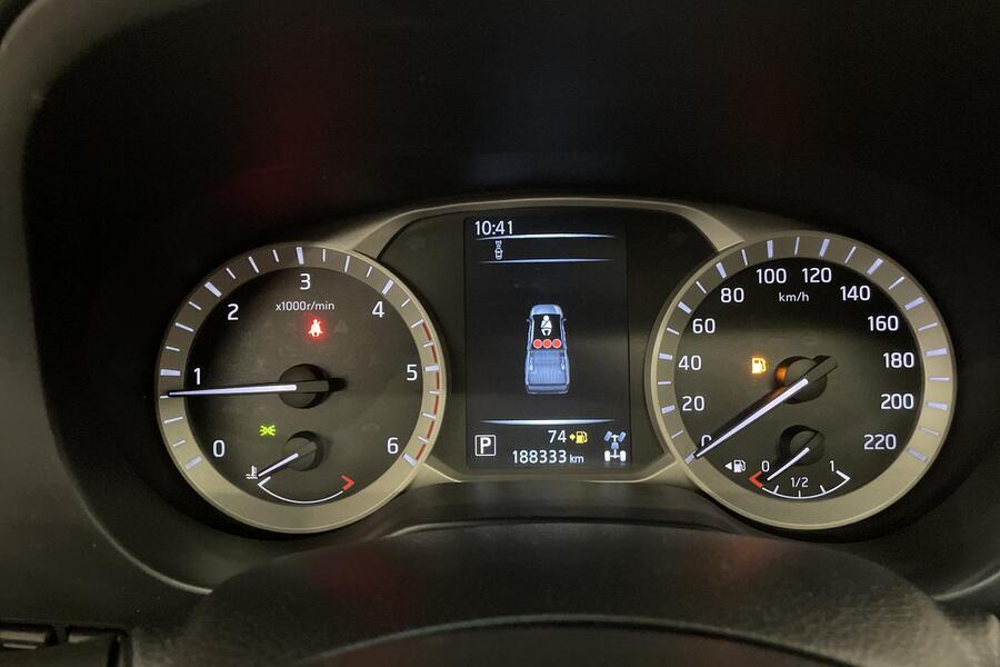 Nissan Navara vaihtoauto