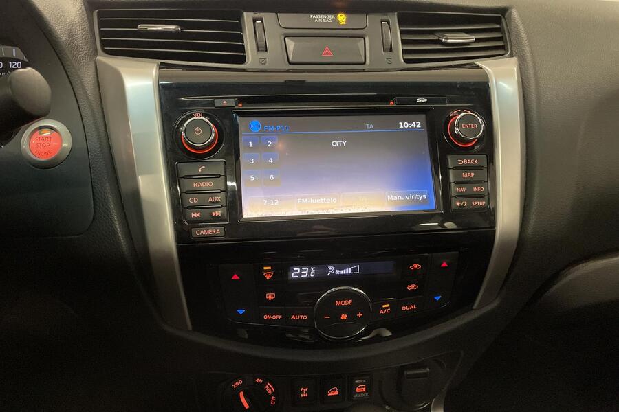 Nissan Navara vaihtoauto