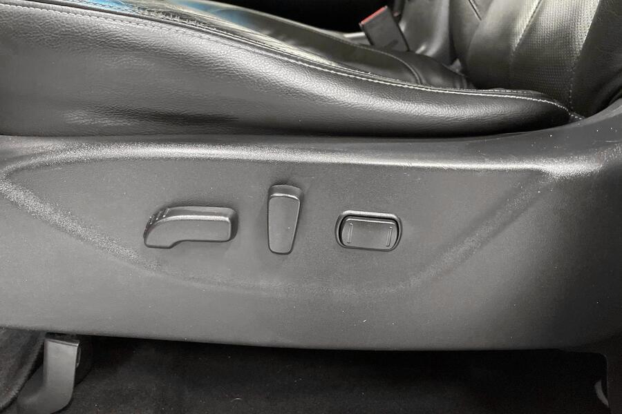 Nissan Navara vaihtoauto