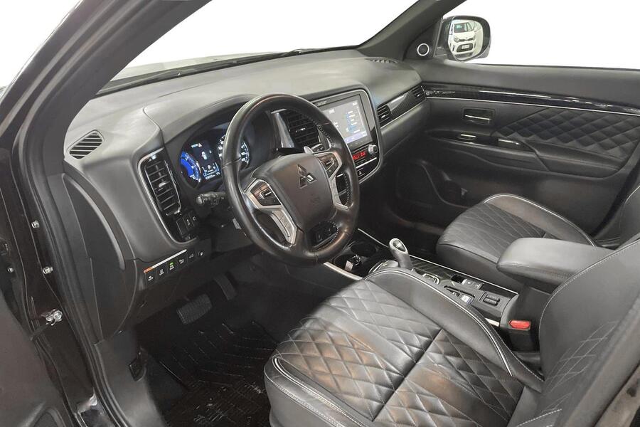 Mitsubishi Outlander PHEV vaihtoauto