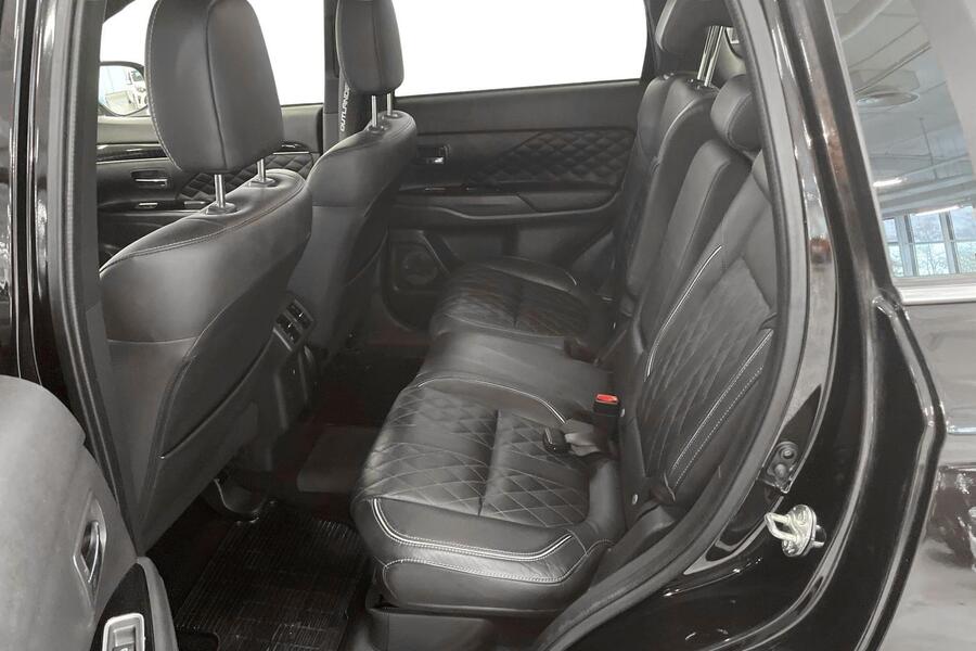 Mitsubishi Outlander PHEV vaihtoauto