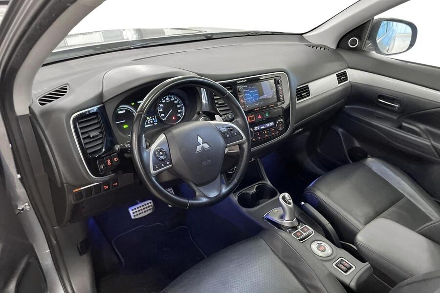 Mitsubishi Outlander PHEV vaihtoauto