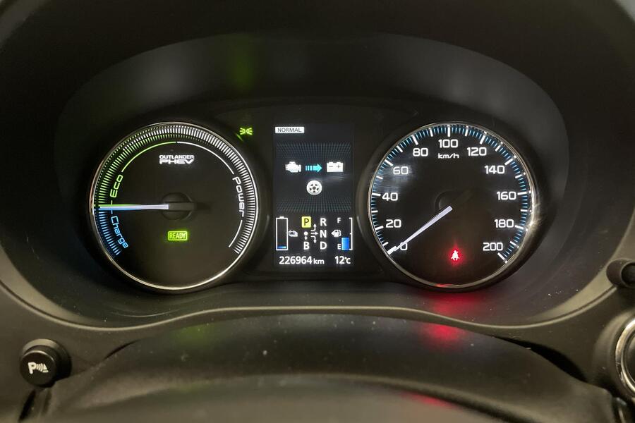 Mitsubishi Outlander PHEV vaihtoauto
