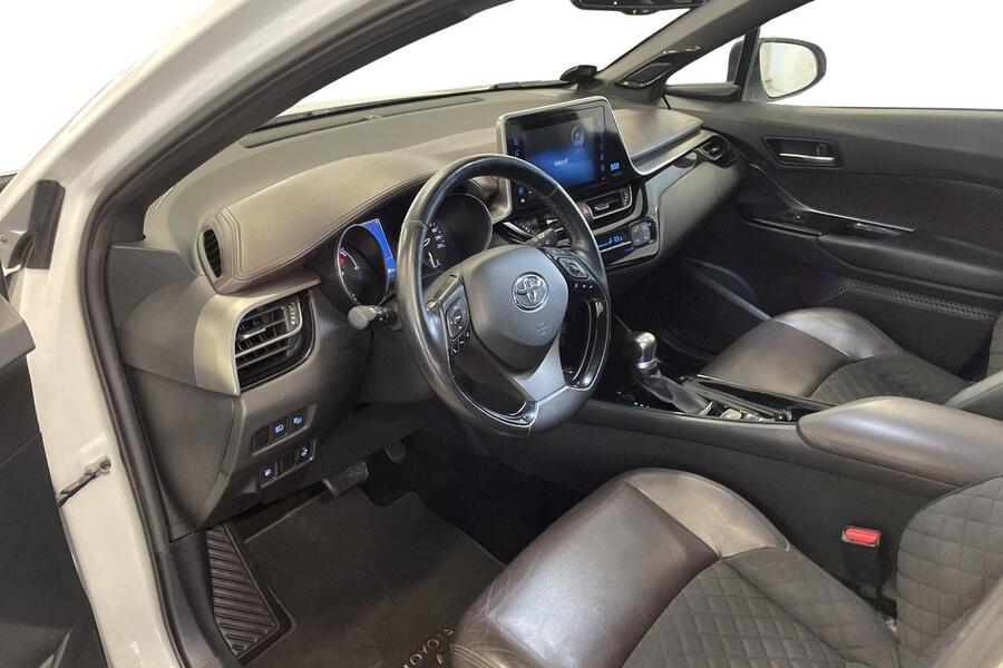 Toyota C-HR vaihtoauto