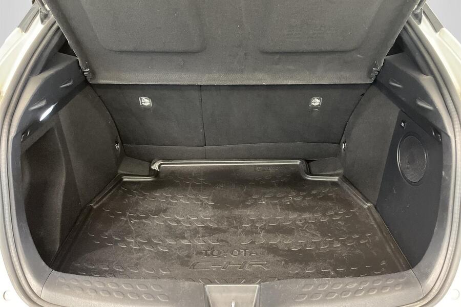 Toyota C-HR vaihtoauto