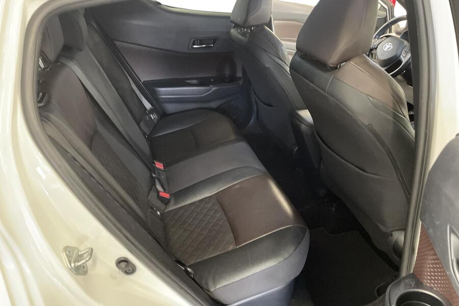 Toyota C-HR vaihtoauto