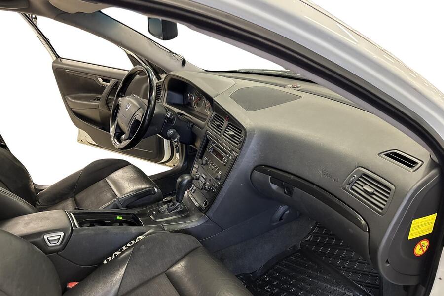 Volvo V70 vaihtoauto